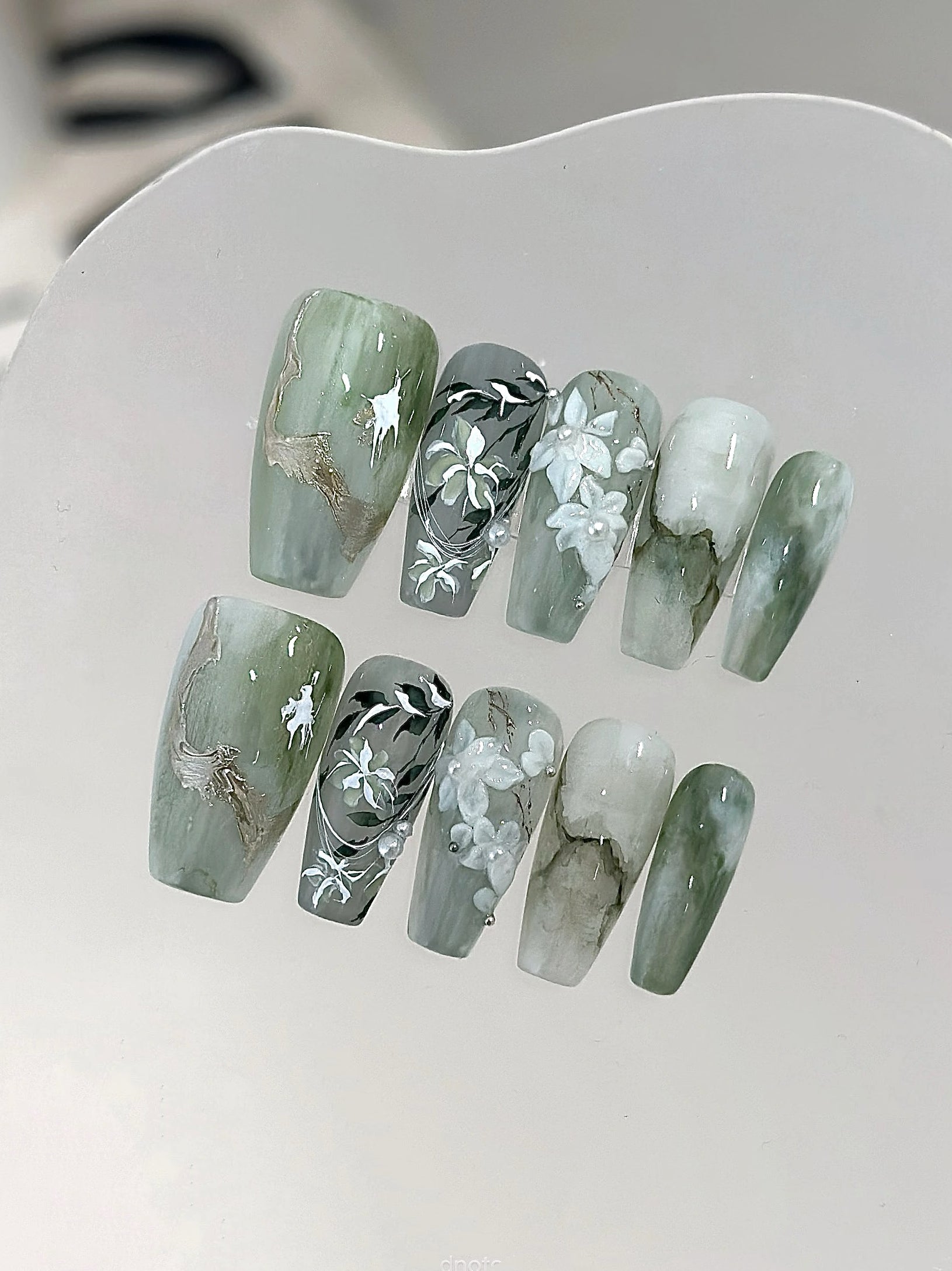 Floating Jade